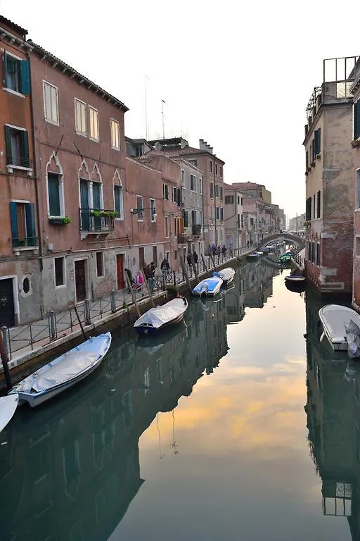 Biennale 252 Lejlighed Venedig 0*,  Italien